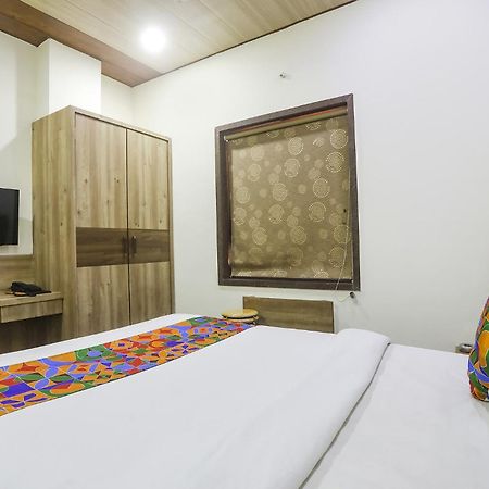 Fabhotel Vedanta Inn - Nr Sitabudli Fort Nagpur Extérieur photo