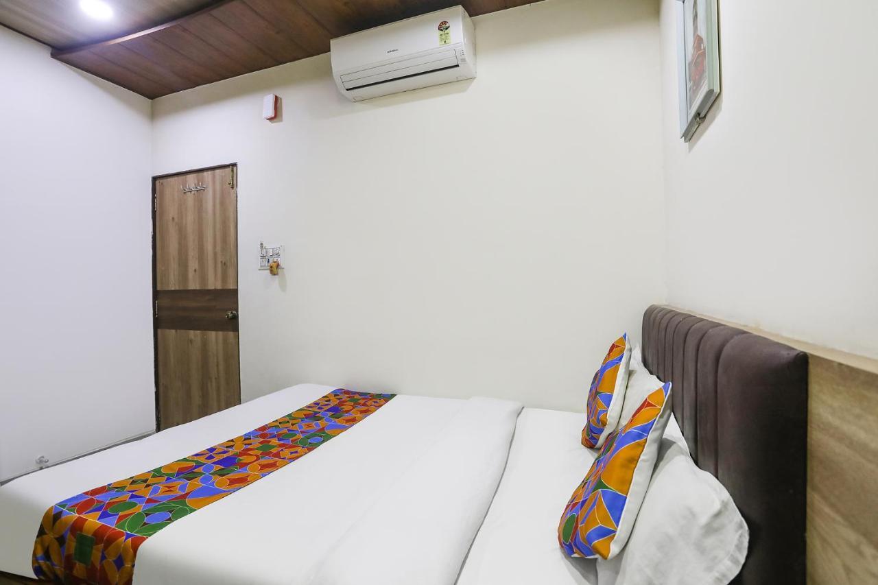 Fabhotel Vedanta Inn - Nr Sitabudli Fort Nagpur Extérieur photo