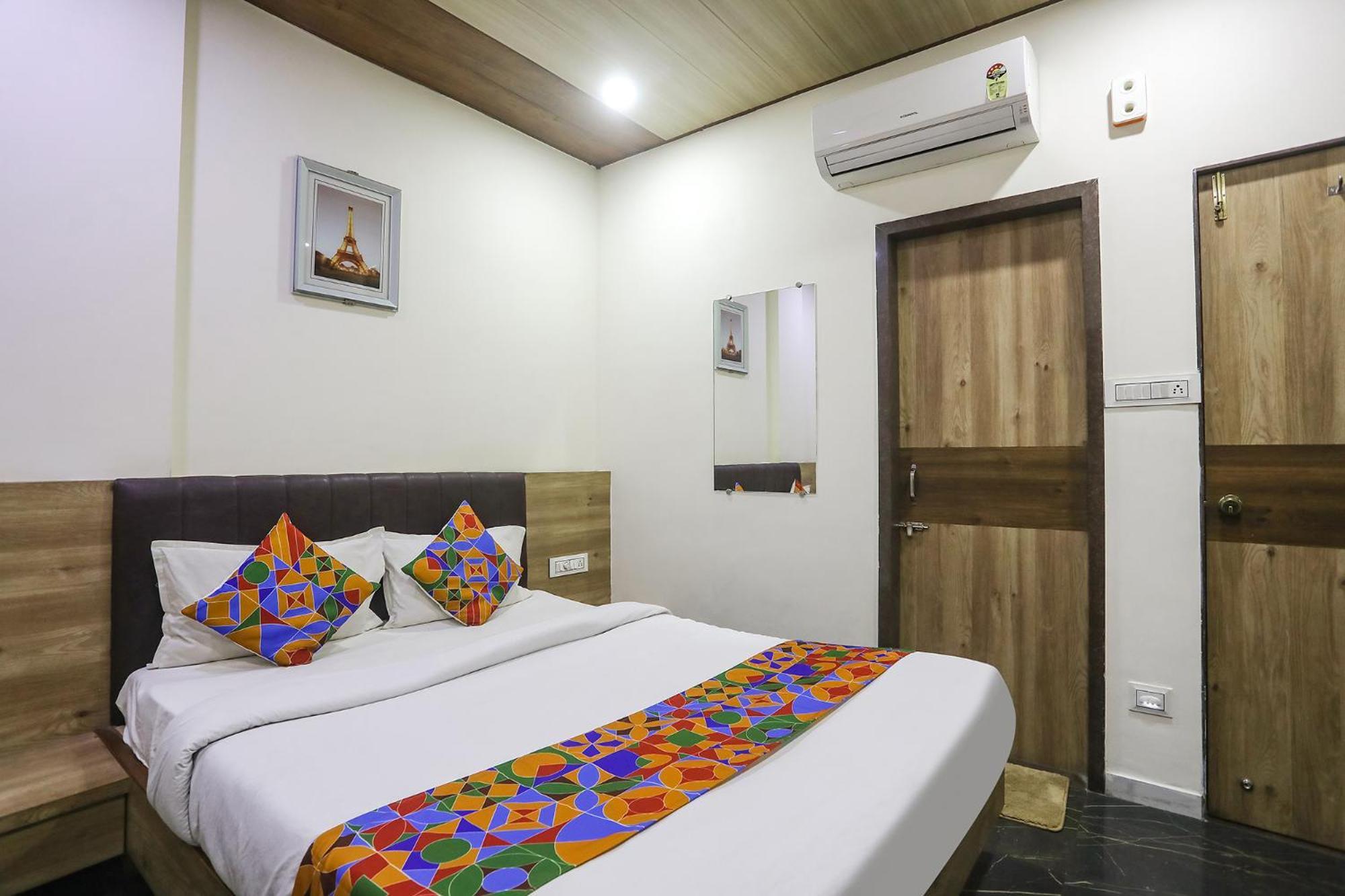 Fabhotel Vedanta Inn - Nr Sitabudli Fort Nagpur Extérieur photo