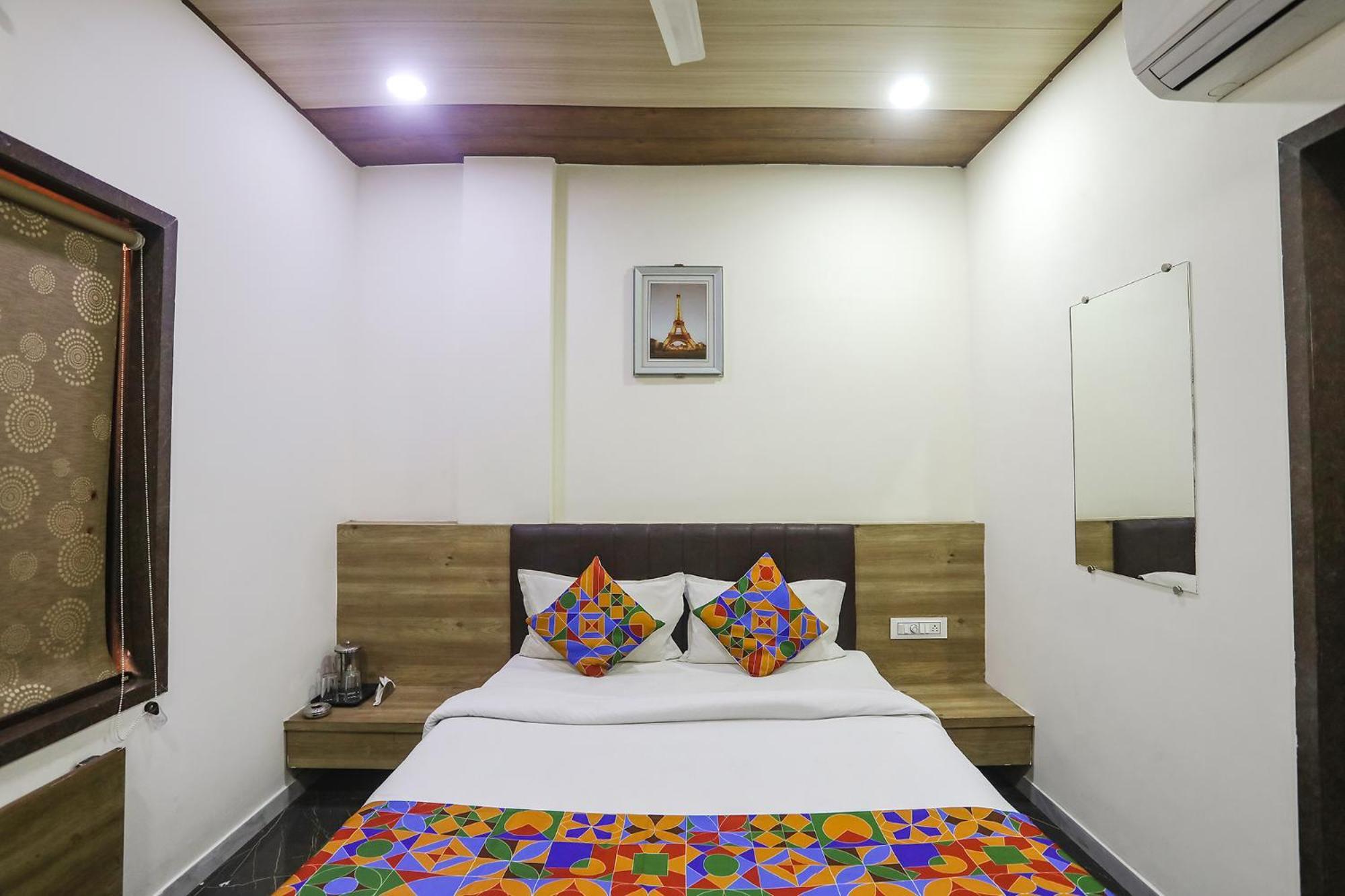 Fabhotel Vedanta Inn - Nr Sitabudli Fort Nagpur Extérieur photo